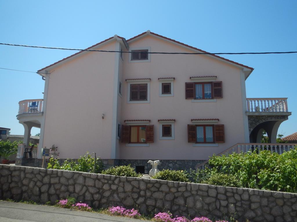 Apartments Petrovic Šilo Esterno foto