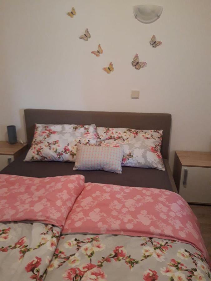 Apartments Petrovic Šilo Esterno foto